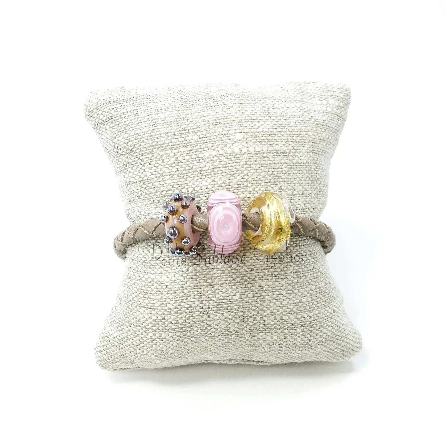 Bracelet Artisanal Fantaisie de Perles aux tons Rose et Or - Petite Sablaise