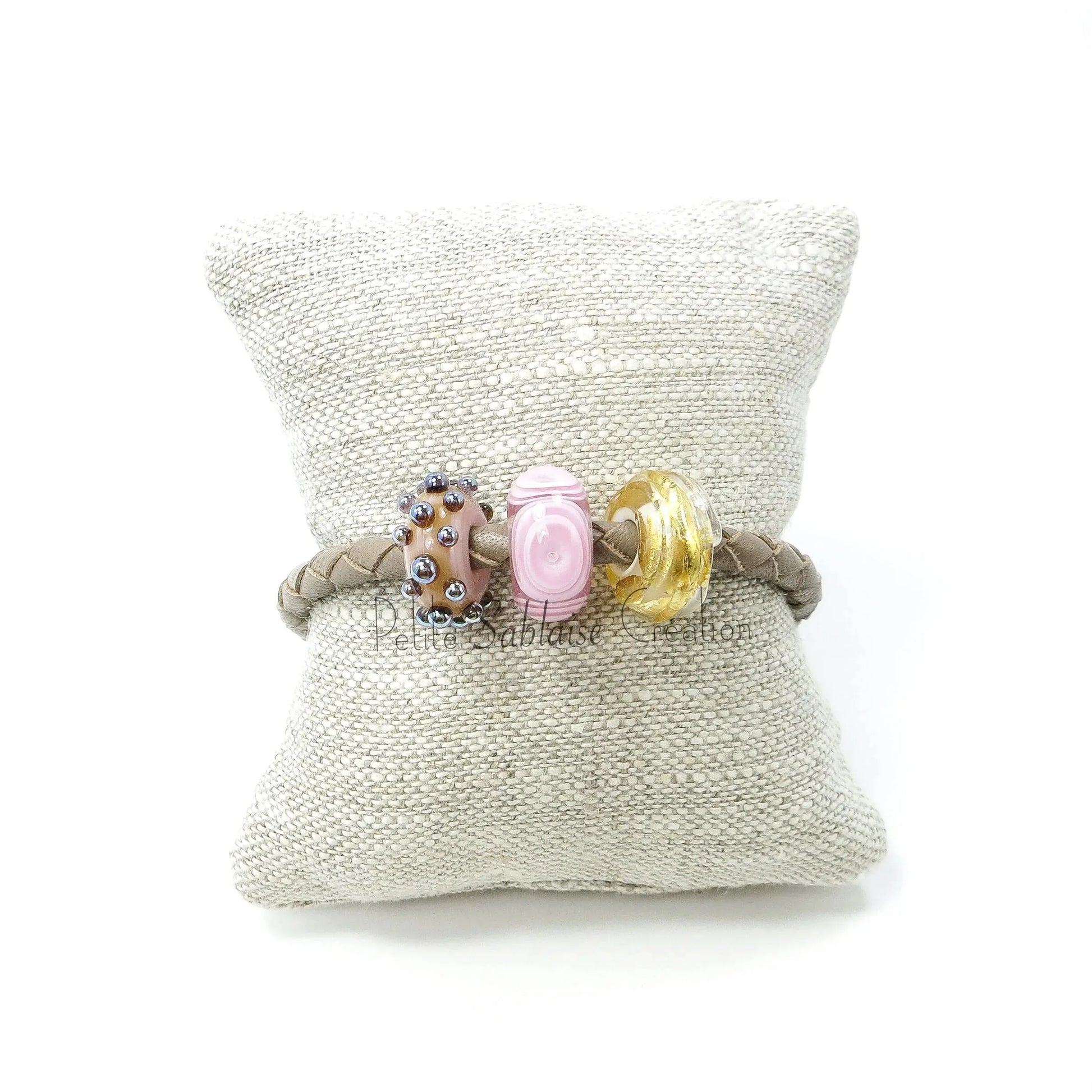 Bracelet Artisanal Fantaisie de Perles aux tons Rose et Or - Petite Sablaise