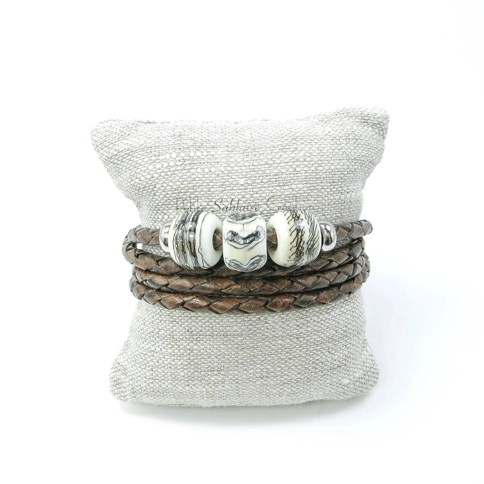 Bracelet Unisexe en cuir tressé brun Artisanal - Petite Sablaise