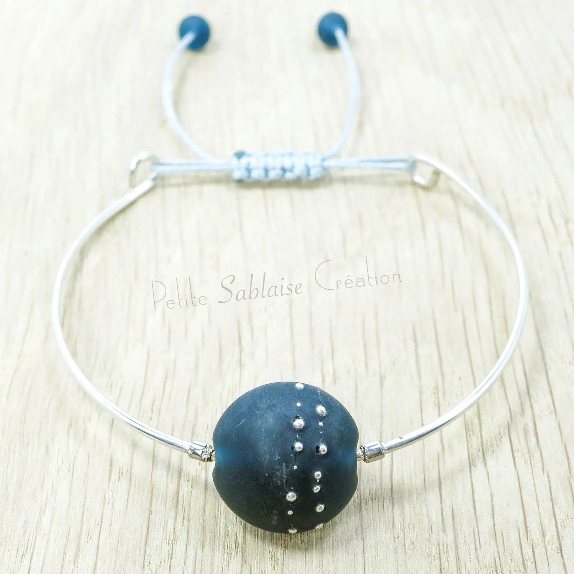 Bracelet Fantaisie Artisanal "Dark Blue" mat réglable - Petite Sablaise
