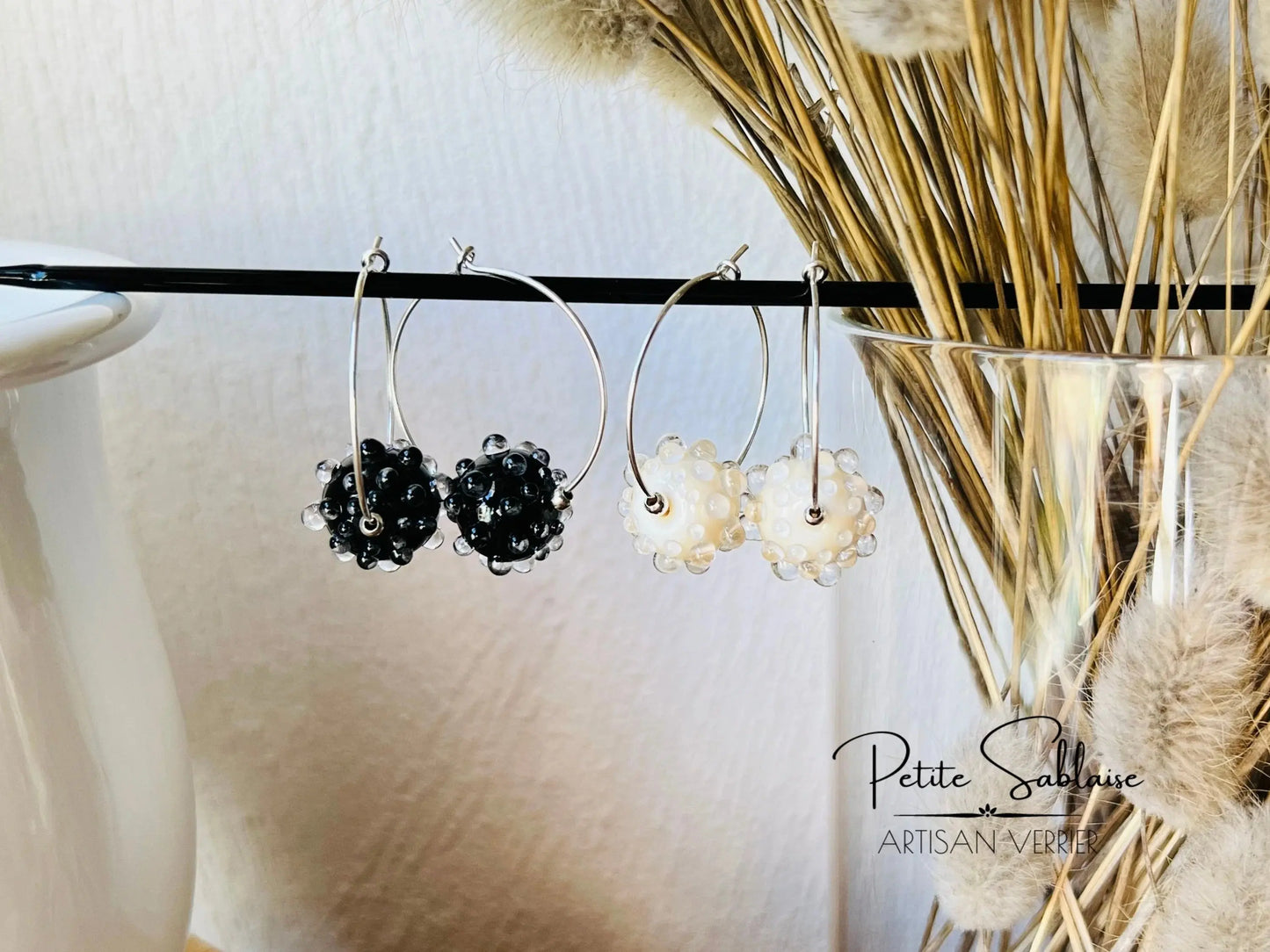 Créoles Artisanales Noires de la Collection Harmonie en Argent - Petite Sablaise