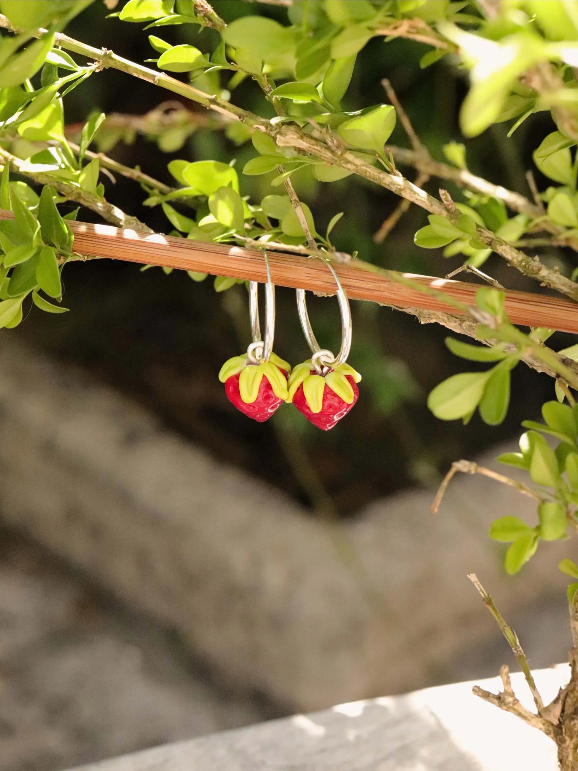 Créoles Fraise en Argent Massif et en Verre de Murano 🍓 Petite Sablaise