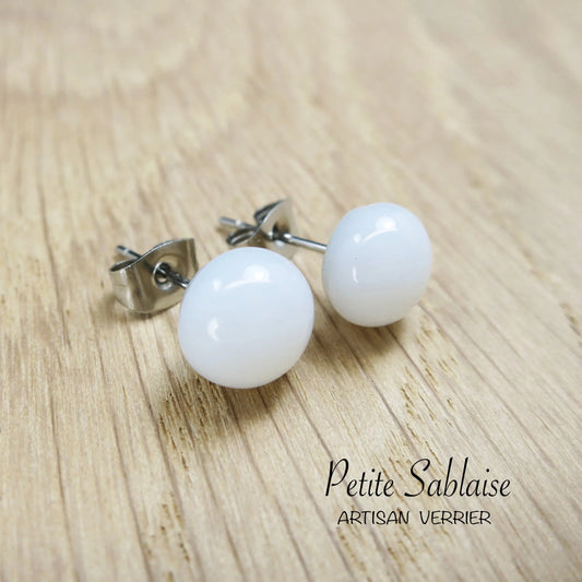 Puces d'oreilles Fantaisies Blanches hypoallergénique - Petite Sablaise