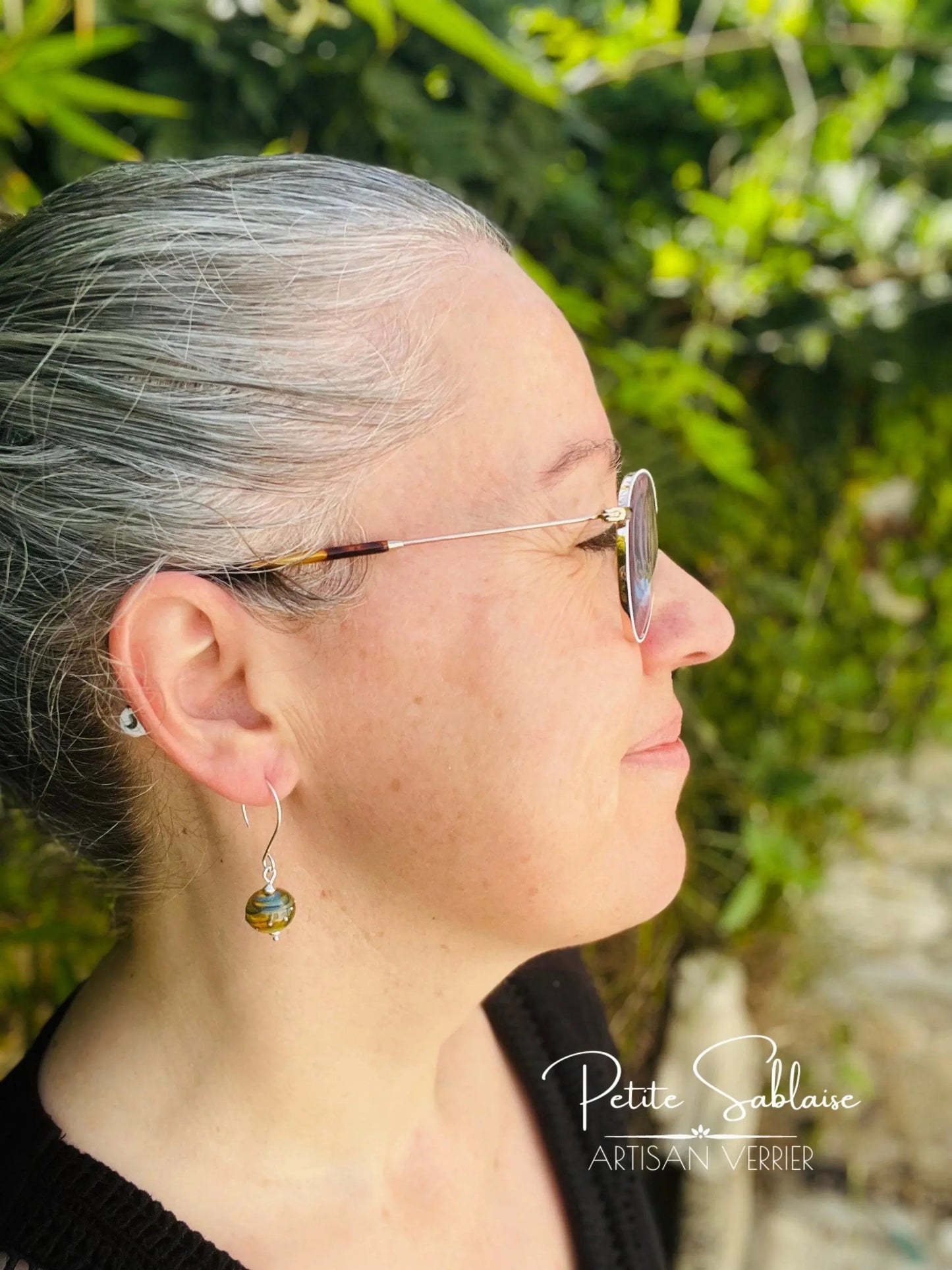 Boucles d'Oreilles Artisanales en Argent massif "Nébuleuse"portées - Petite Sablaise