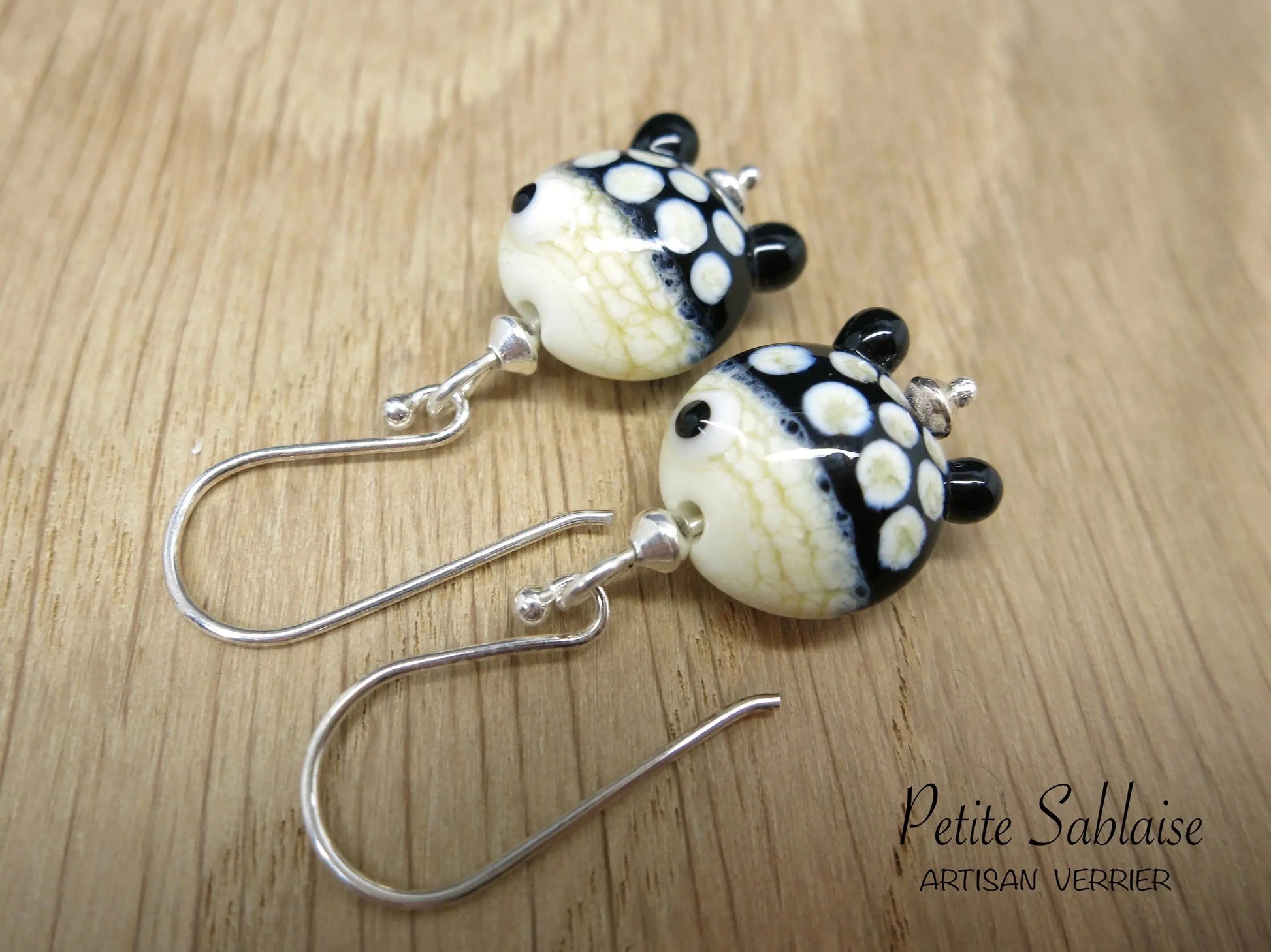 Boucles d'oreilles Fantaisies Petits Poissons noirs et ivoires en Argent - Petite Sablaise