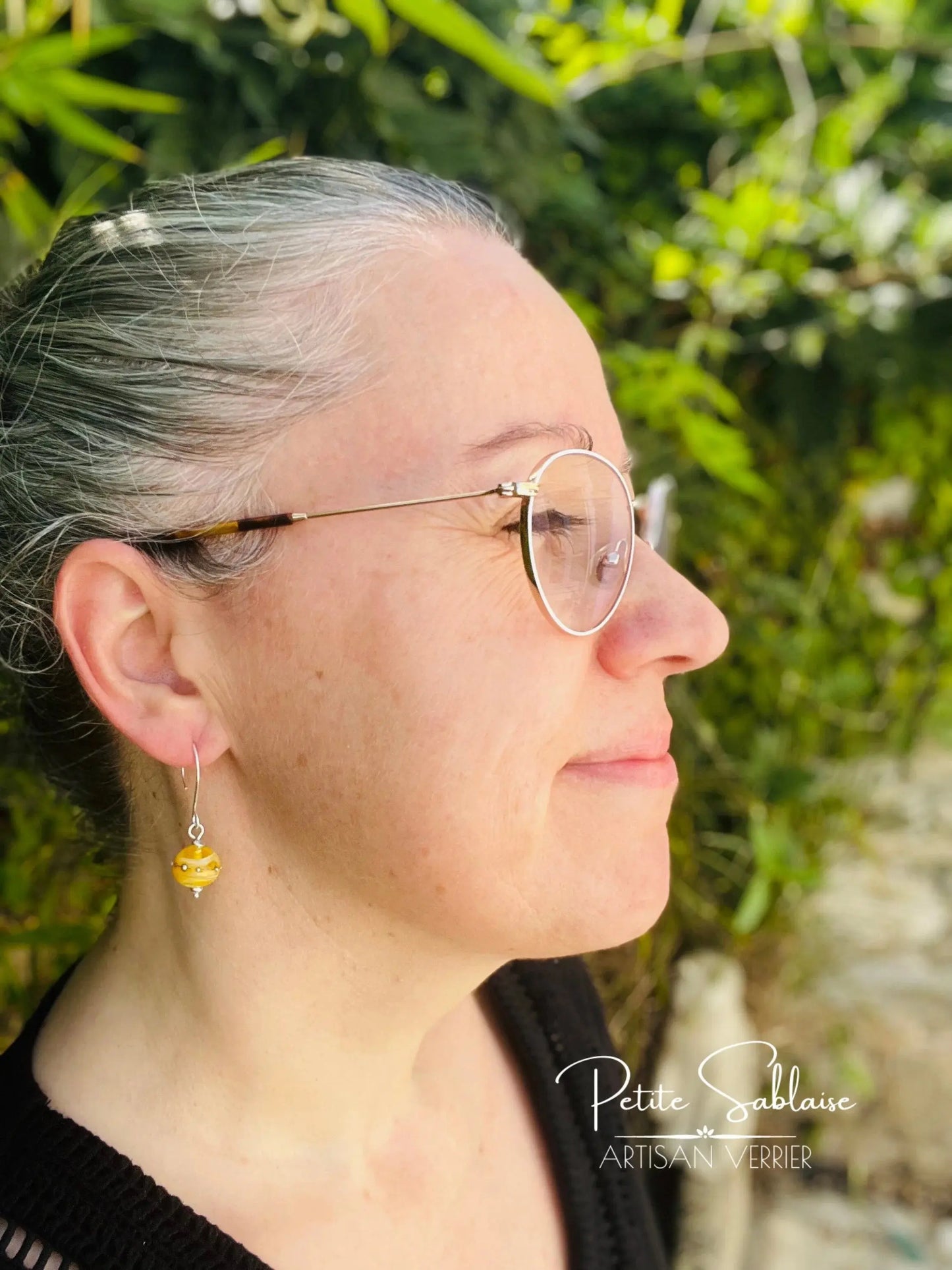 Boucles d'oreilles Fantaisies en Argent "Soleil d'été" portées - Petite Sablaise