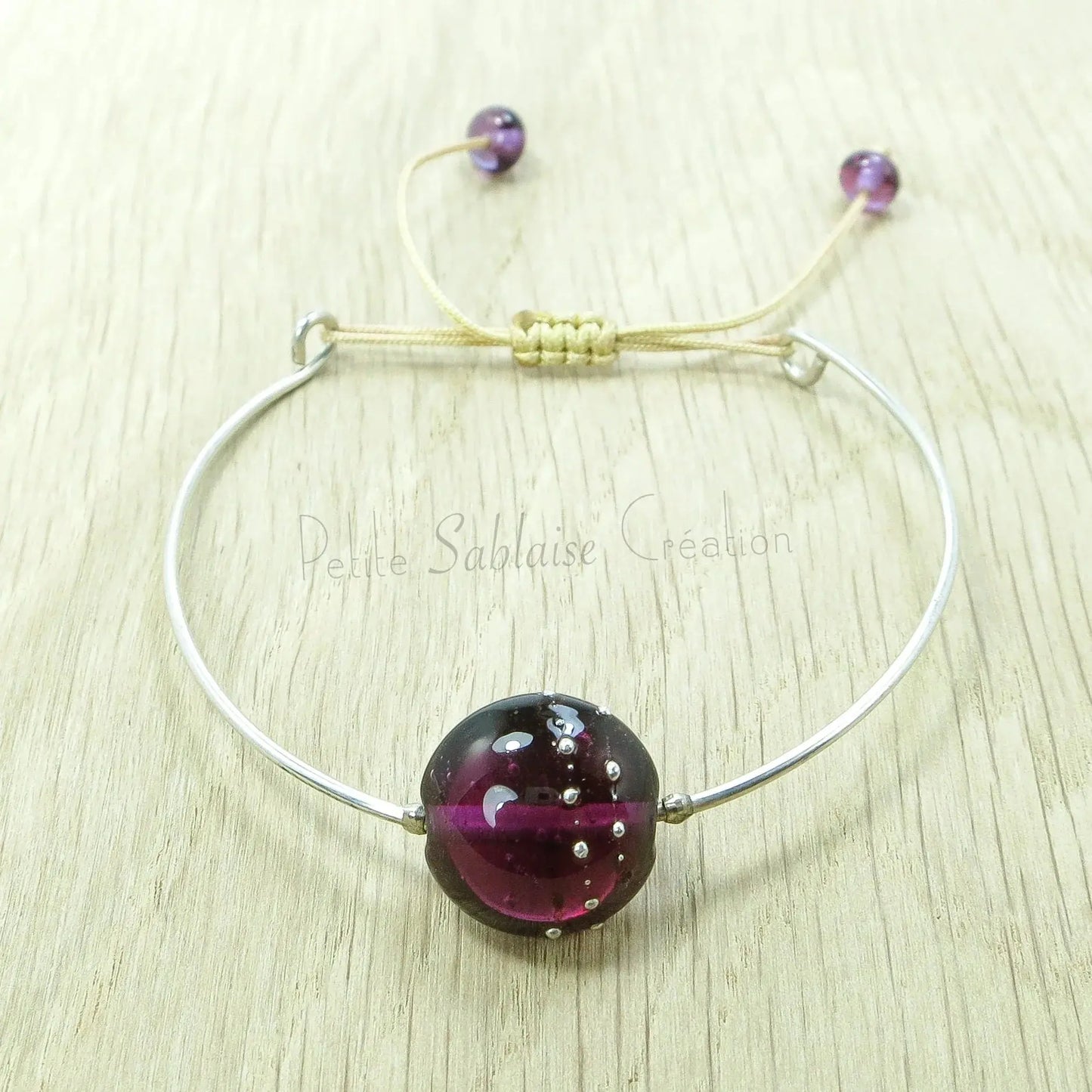 Bracelet Artisanal Fantaisie réglable Rouge framboise - Petite Sablaise