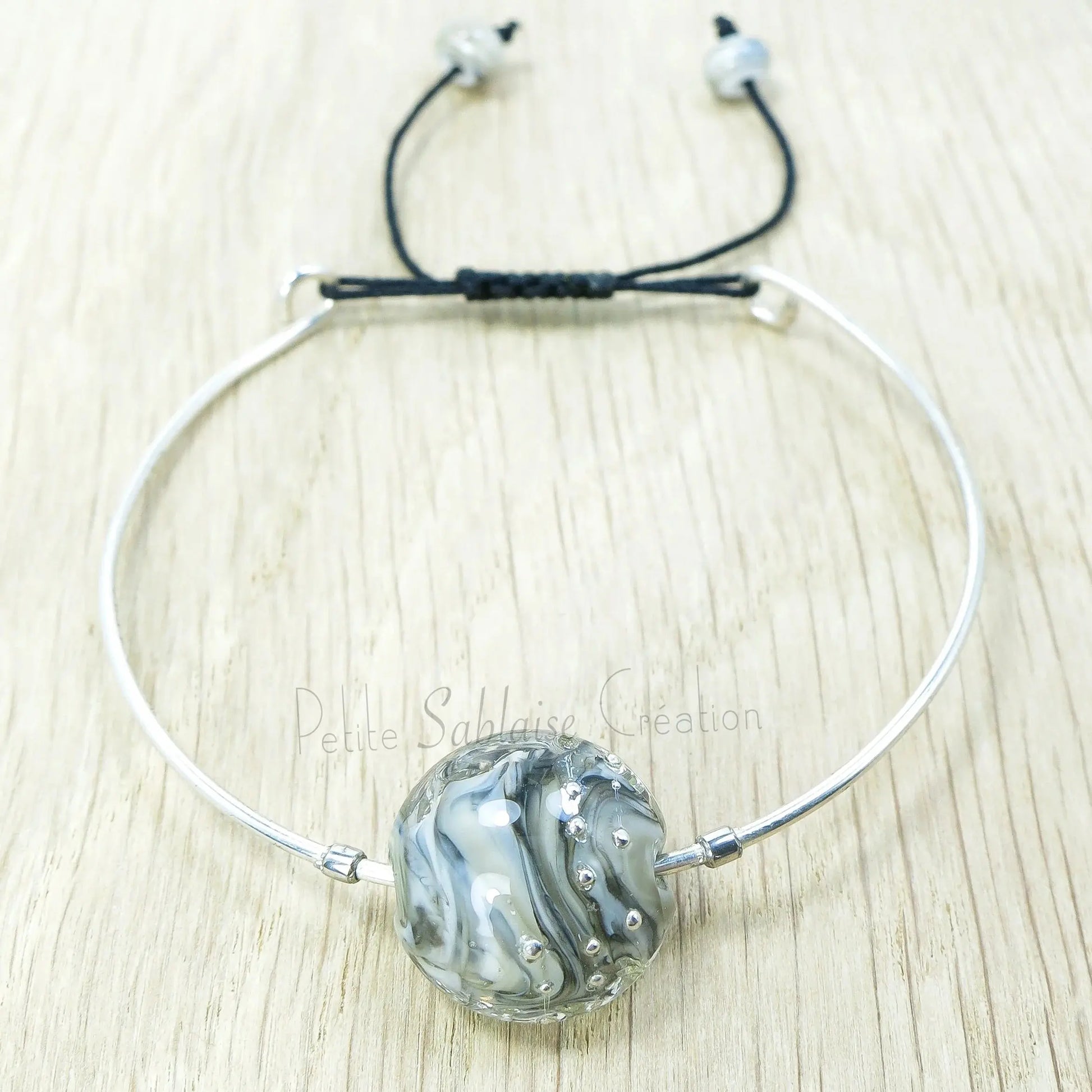 Bracelet Fantaisie Artisanal Gris transparent réglable - Petite Sablaise