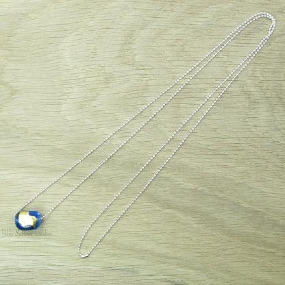 Collier Artisanal long, Perle Bleue ornée d'une feuille d'Or - Petite Sablaise