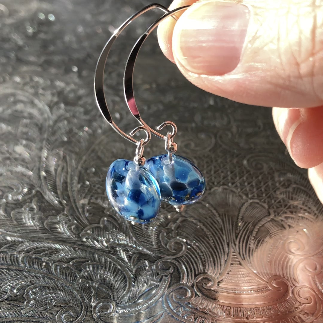 Vidéo Boucles d'oreilles Artisanales Bleues en Argent