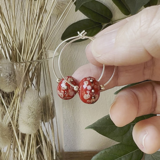 Vidéo Boucles d'oreilles Créoles Artisanales Rouges