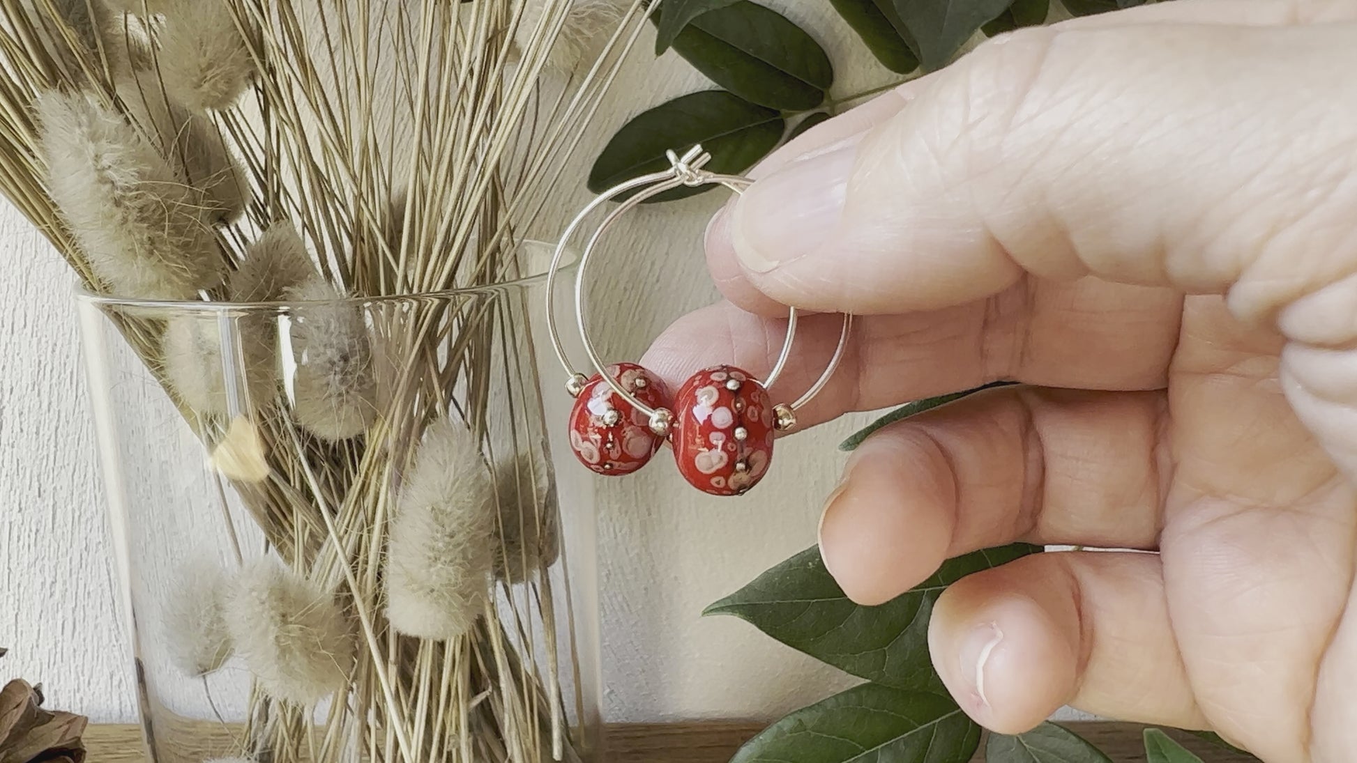 Vidéo Boucles d'oreilles Créoles Artisanales Rouges